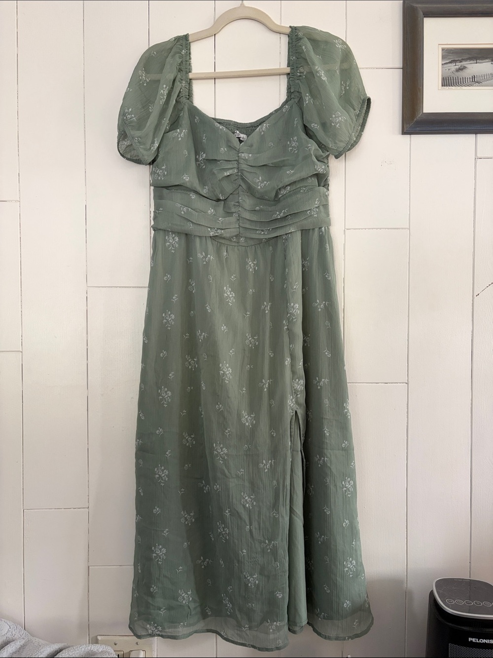 Hollister Sage Green Floral Puff-Sleeve Midi Dress